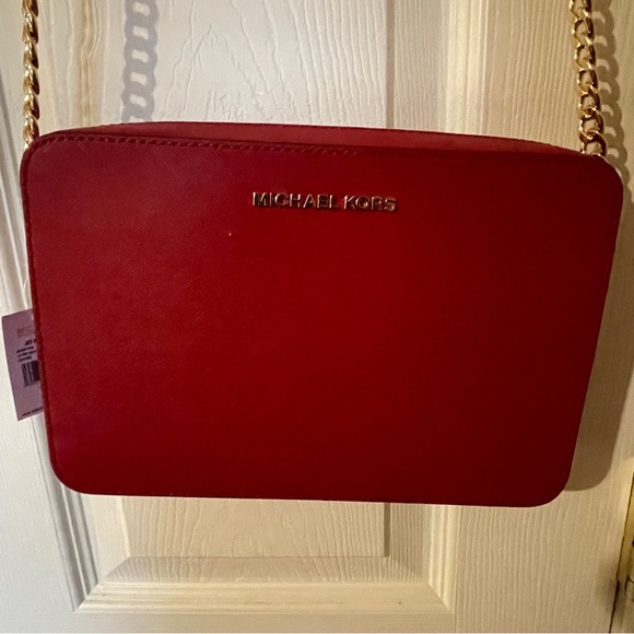Red Michael Kors Jet Set crossbody - Picture 1 of 6
